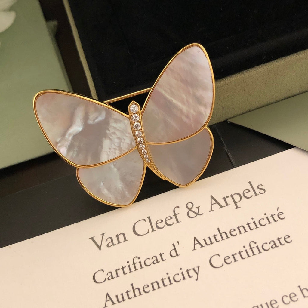 Butterfly 18K Gold Brooch product image 5, provided for visual reference and product detail review