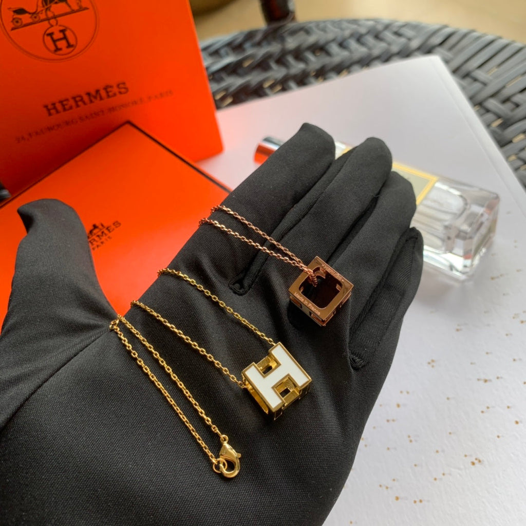 Hermes Cage D'H White 18K Gold Necklace product image 13, provided for visual reference and product detail review