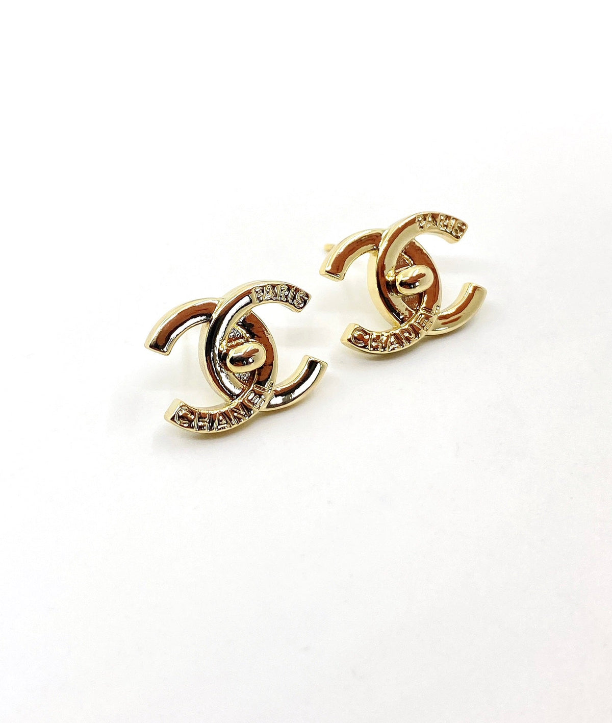 Chanel Gold 18K Gold Earrings product image 5, provided for visual reference and product detail review