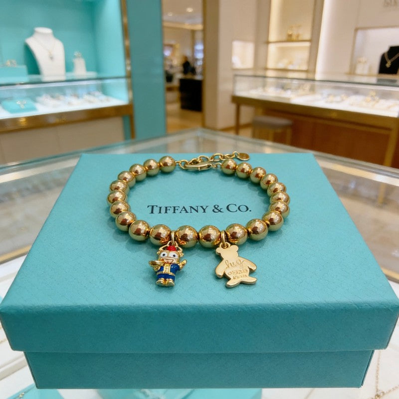 Tiffany Return to Tag Gold 18K Gold Bracelet product image 1, provided for visual reference and product detail review