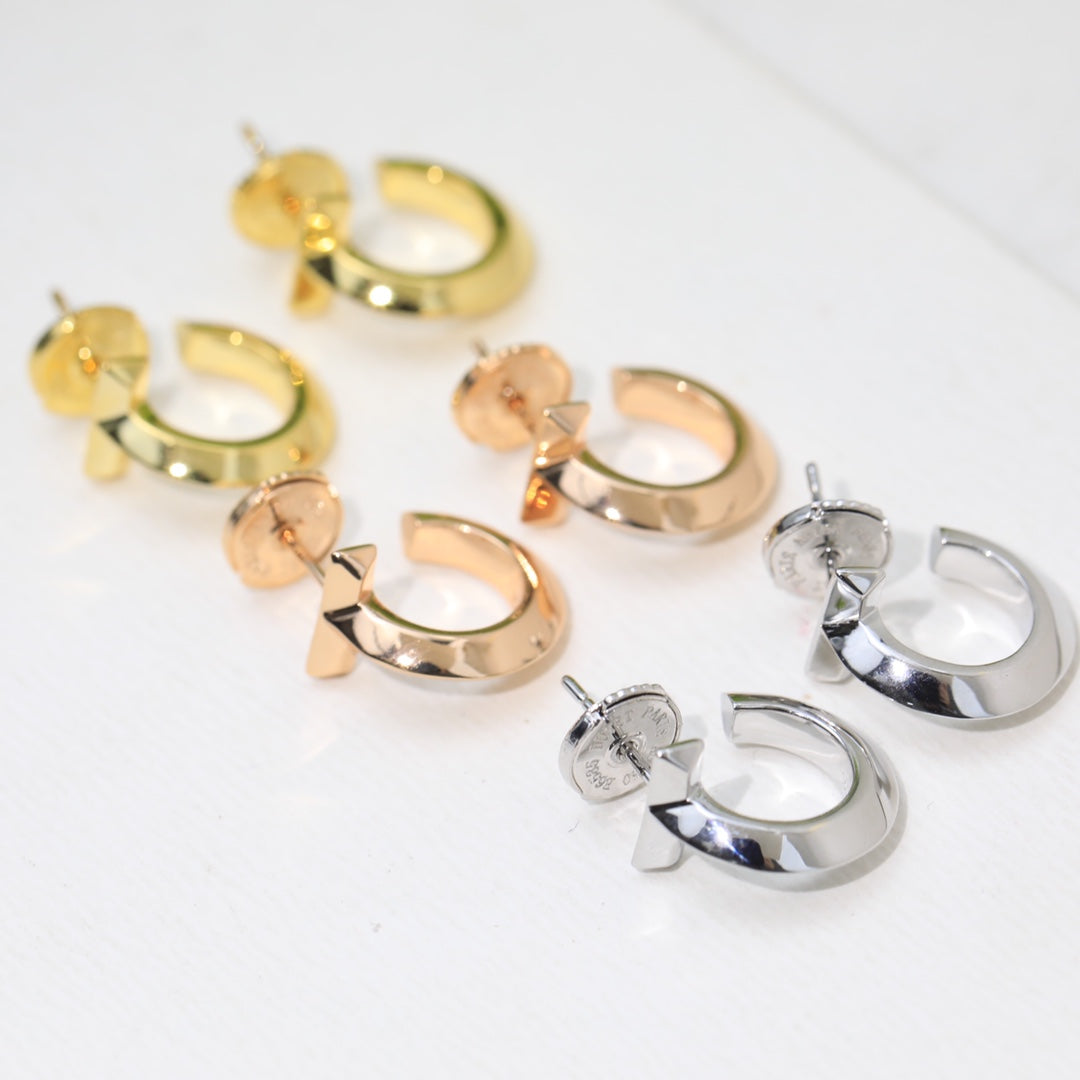 Tiffany Hoop 18K Gold Earrings product image 5, provided for visual reference and product detail review