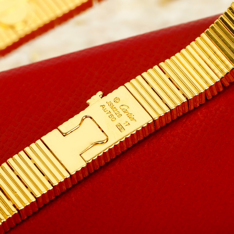 Love Unlimited 18K Gold Bracelet product image 14, provided for visual reference and product detail review