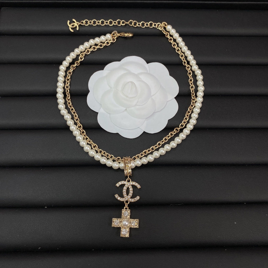 Chanel Cross Diamond Pearl Chain 18K Gold Necklace product image 3, provided for visual reference and product detail review