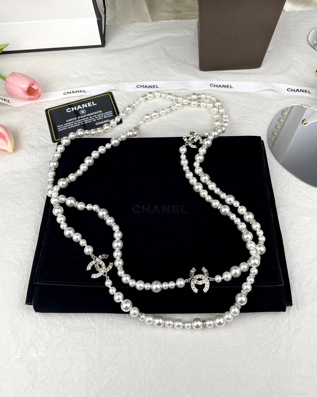 Chanel Pearls Long 18K Gold Necklace product image 5, provided for visual reference and product detail review