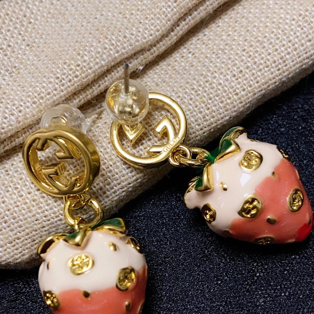 Gucci Double Strawberry 18K Gold Earrings product image 3, provided for visual reference and product detail review