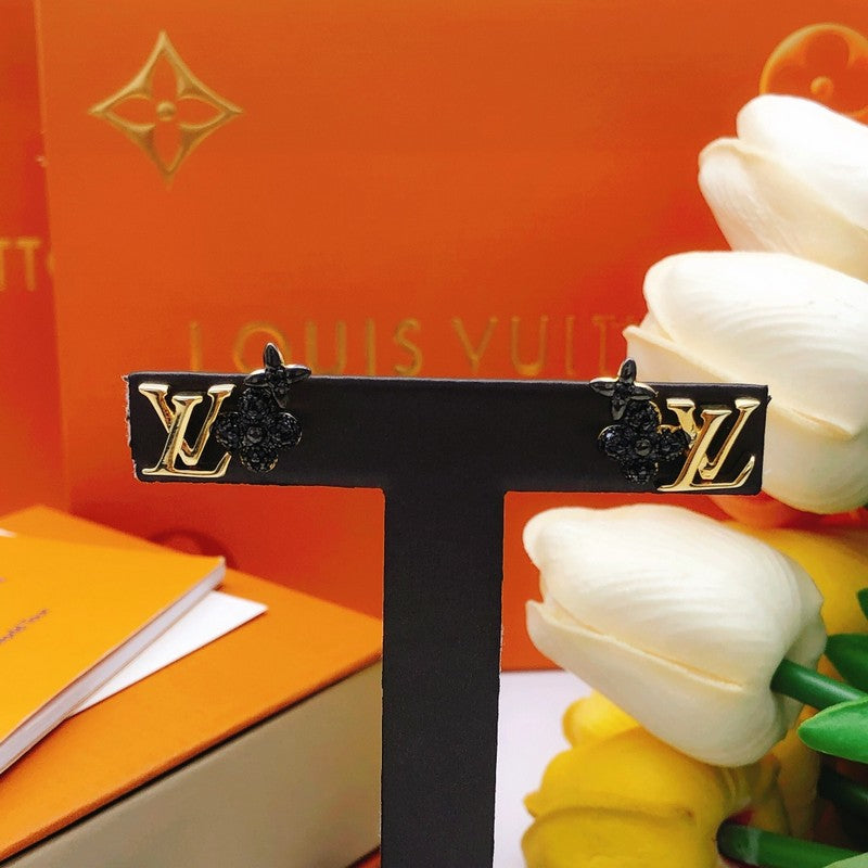 Louis Vuitton Black Blossom 18K Gold Earrings product image 2, provided for visual reference and product detail review
