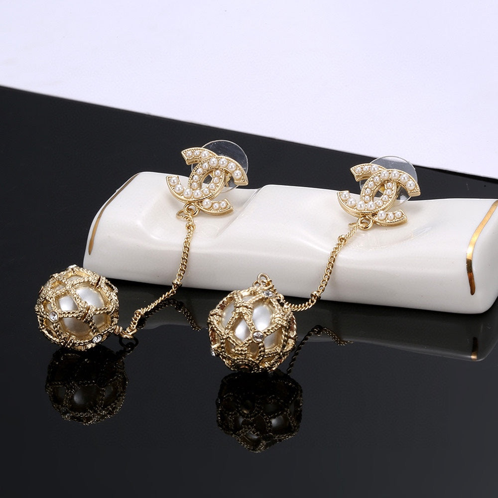 Chanel Pearl Long 18K Gold Earrings product image 6, provided for visual reference and product detail review
