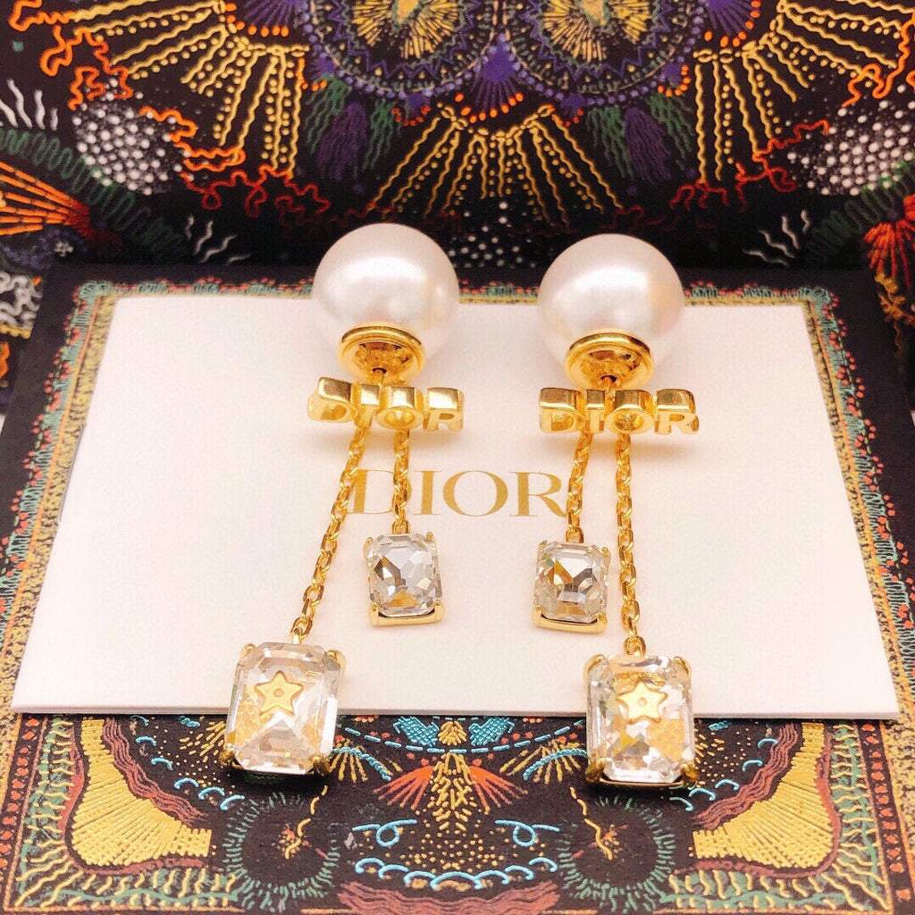 Dior Tassel Crystal Star 18K Gold Earrings product image 5, provided for visual reference and product detail review