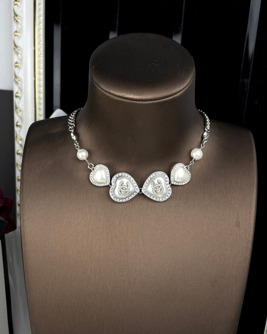 Chanel Heart Crystals 18K Gold Necklace product image 5, provided for visual reference and product detail review
