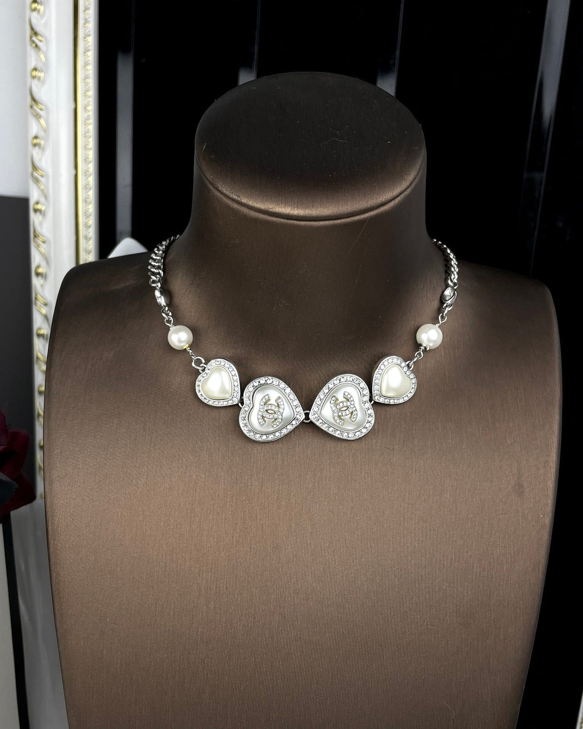 Chanel Heart Crystals 18K Gold Necklace product image 5, provided for visual reference and product detail review