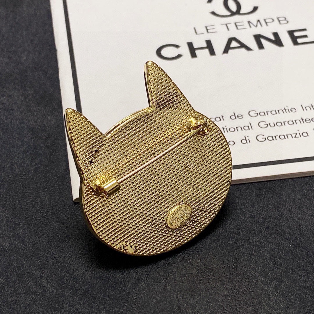 Chanel Cat 18K Gold Brooch product image 5, provided for visual reference and product detail review