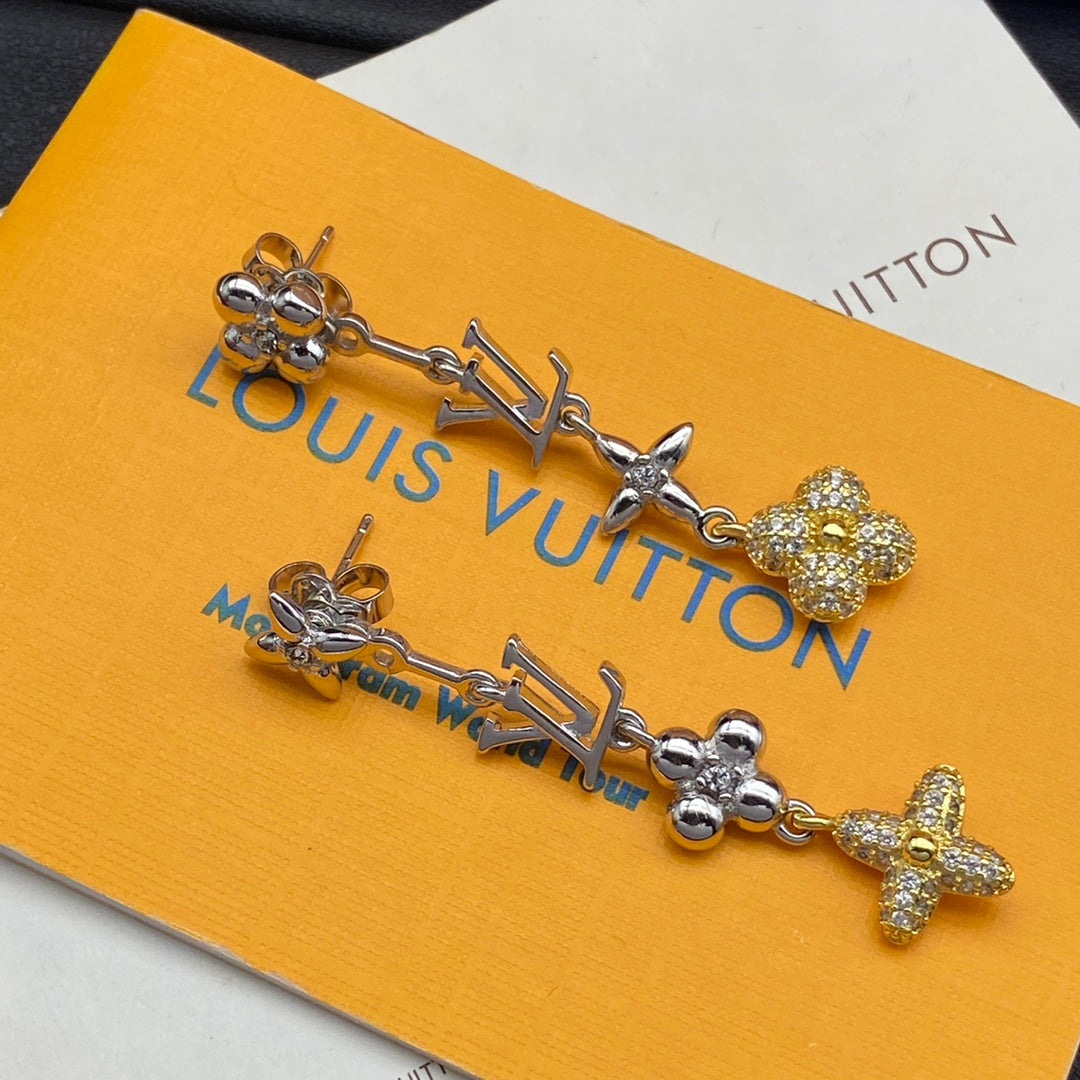 Louis Vuitton Blossom Long 18K Gold Earrings product image 5, provided for visual reference and product detail review