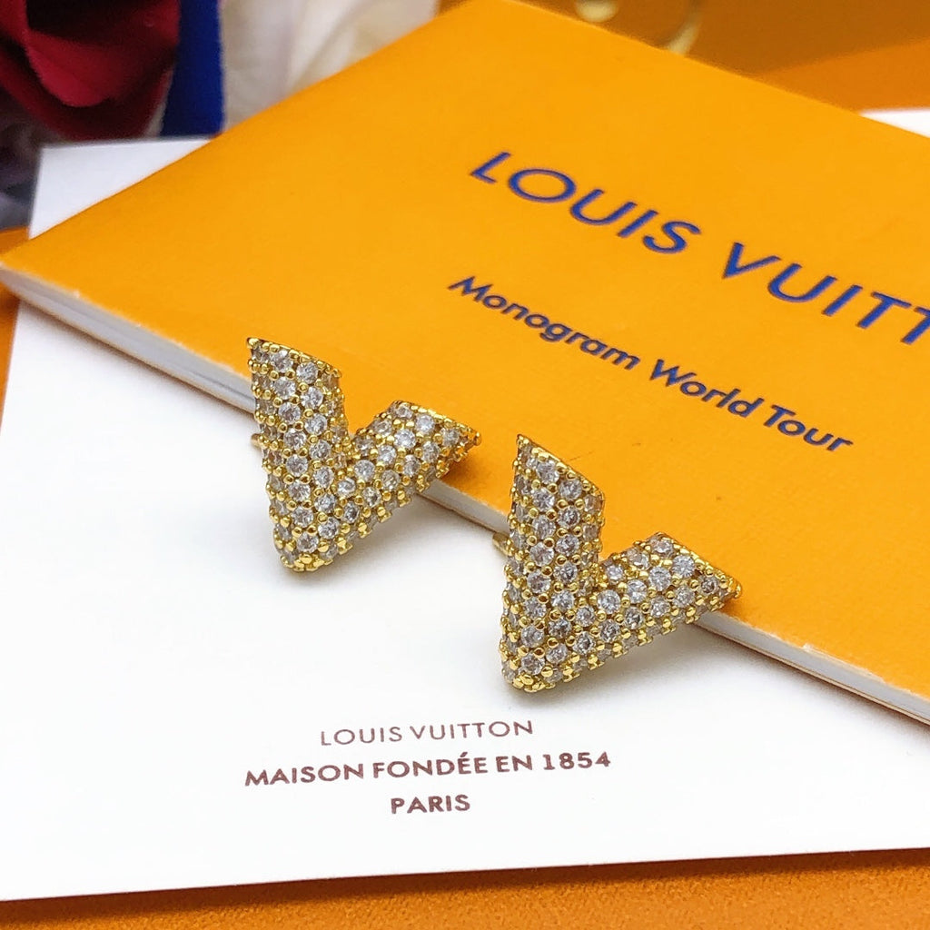 Louis Vuitton Diamonds 18K Gold Earrings product image 6, provided for visual reference and product detail review