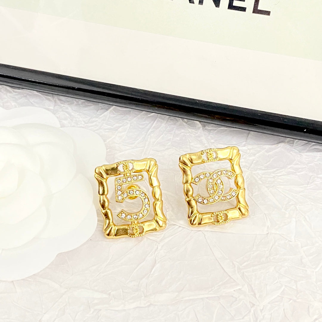 Chanel No.5 Square Diamond 18K Gold Earrings product image 6, provided for visual reference and product detail review