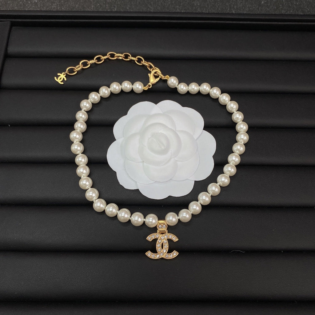 Chanel Pearl Chain 18K Gold Necklace product image 5, provided for visual reference and product detail review