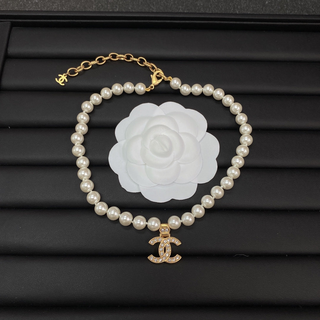 Chanel Pearl Chain 18K Gold Necklace product image 5, provided for visual reference and product detail review