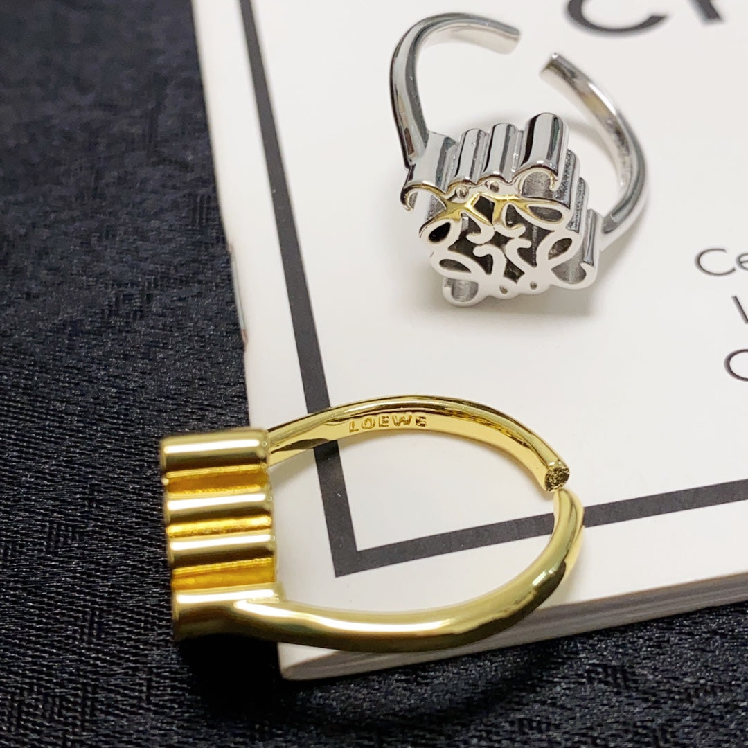LOEWE Anagram Single Anagram 18K Gold Ring product image 9, provided for visual reference and product detail review