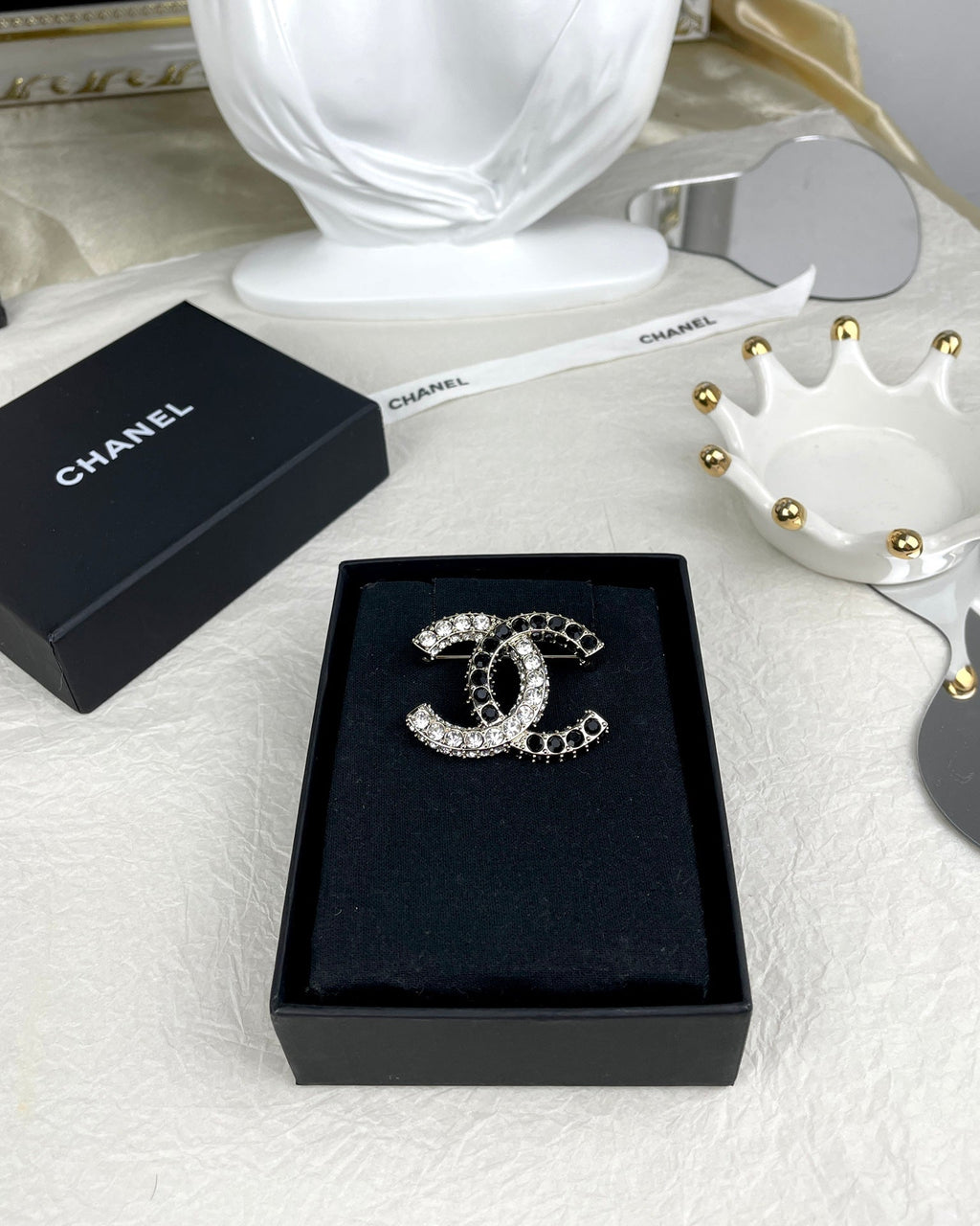 Chanel Black & White Crystals 18K Gold Brooch product image 7, provided for visual reference and product detail review