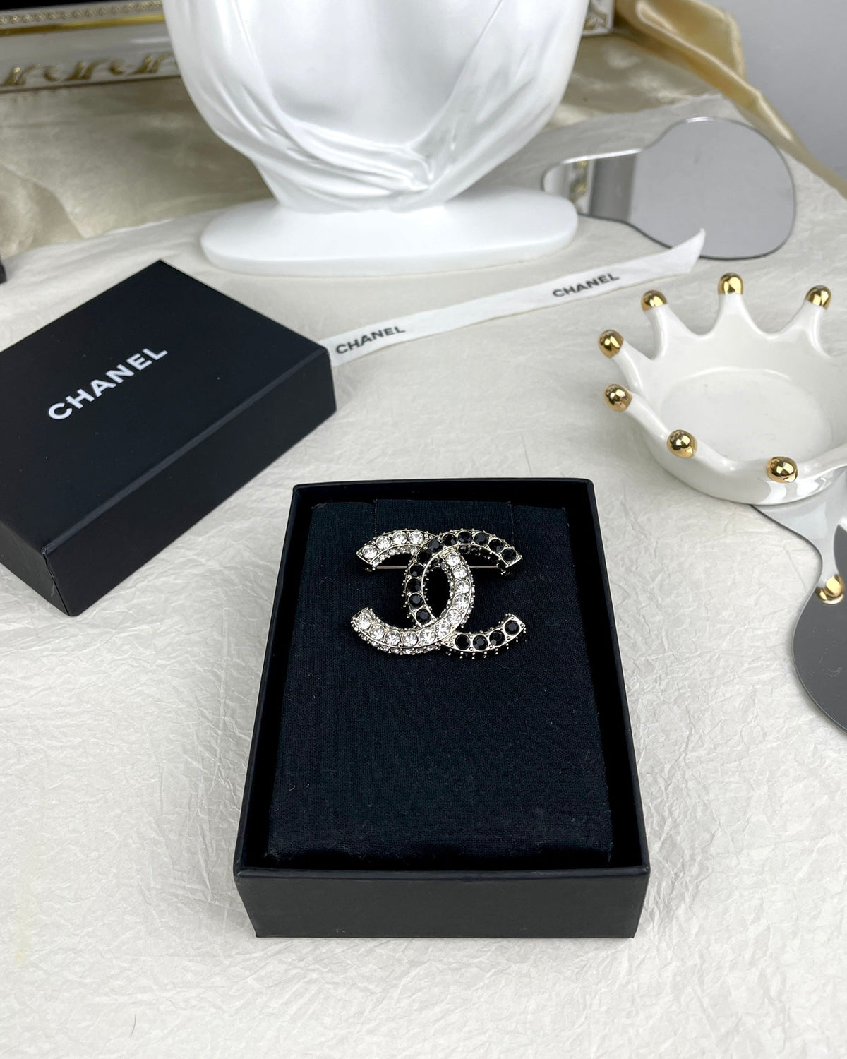 Chanel Black & White Crystals 18K Gold Brooch product image 7, provided for visual reference and product detail review