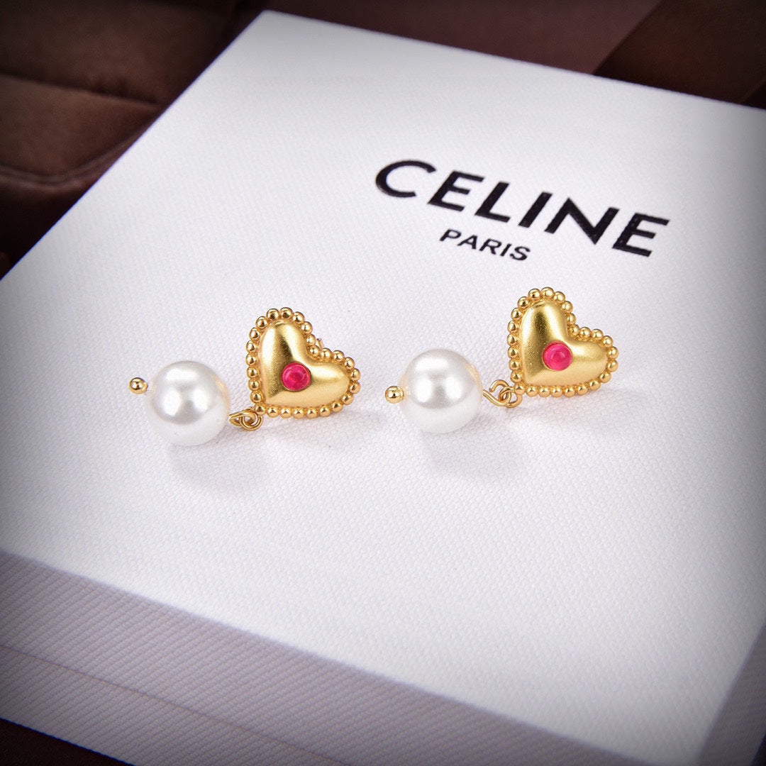 Celine Heart Pearls 18K Gold Earrings product image 5, provided for visual reference and product detail review