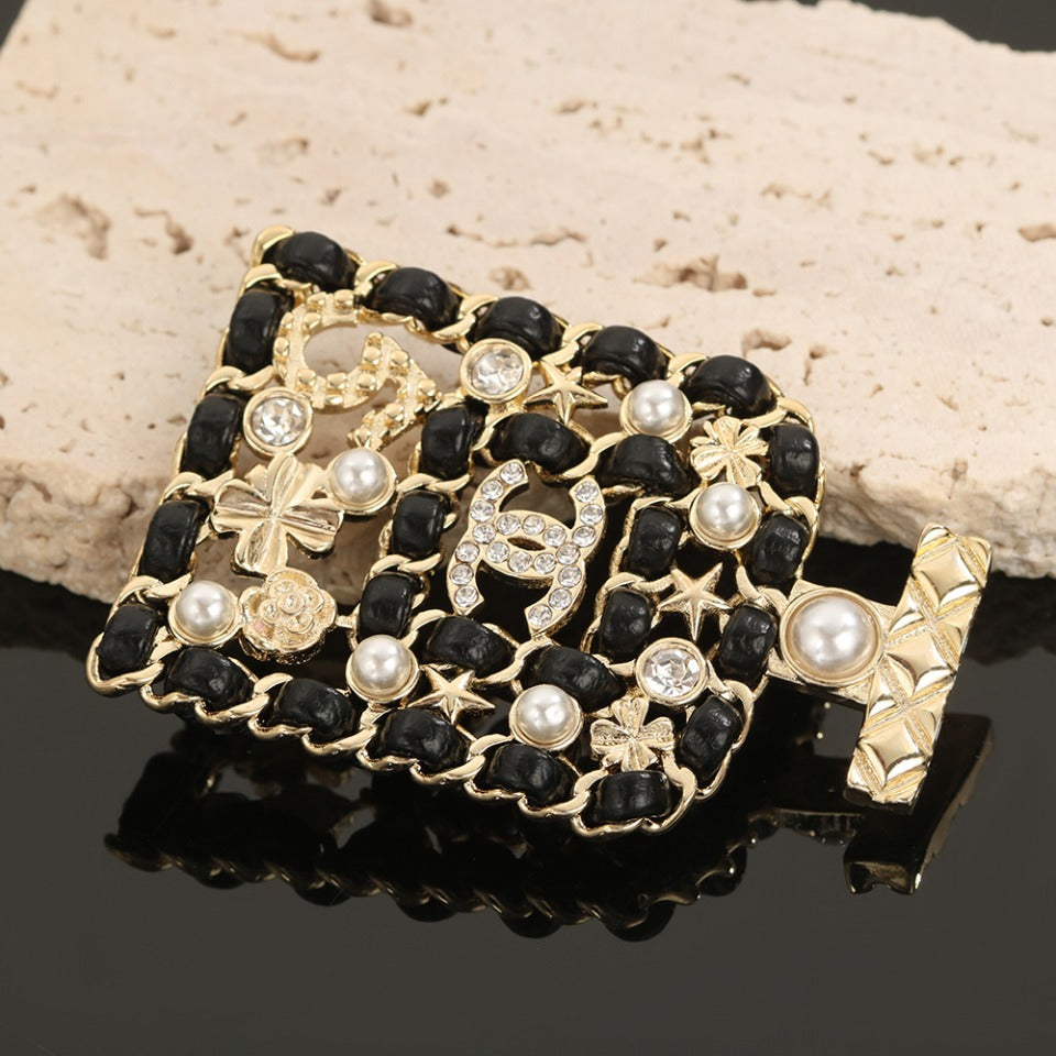 Chanel Bottle Strass 18K Gold Brooch product image 6, provided for visual reference and product detail review