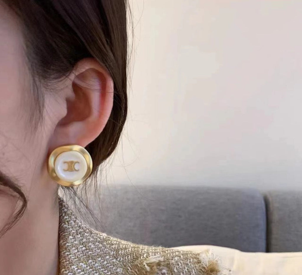 Celine Pearl 18K Gold Earrings product image 4, provided for visual reference and product detail review