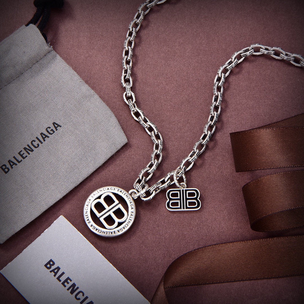 Balenciaga Chain 18K Gold Necklace product image 6, provided for visual reference and product detail review