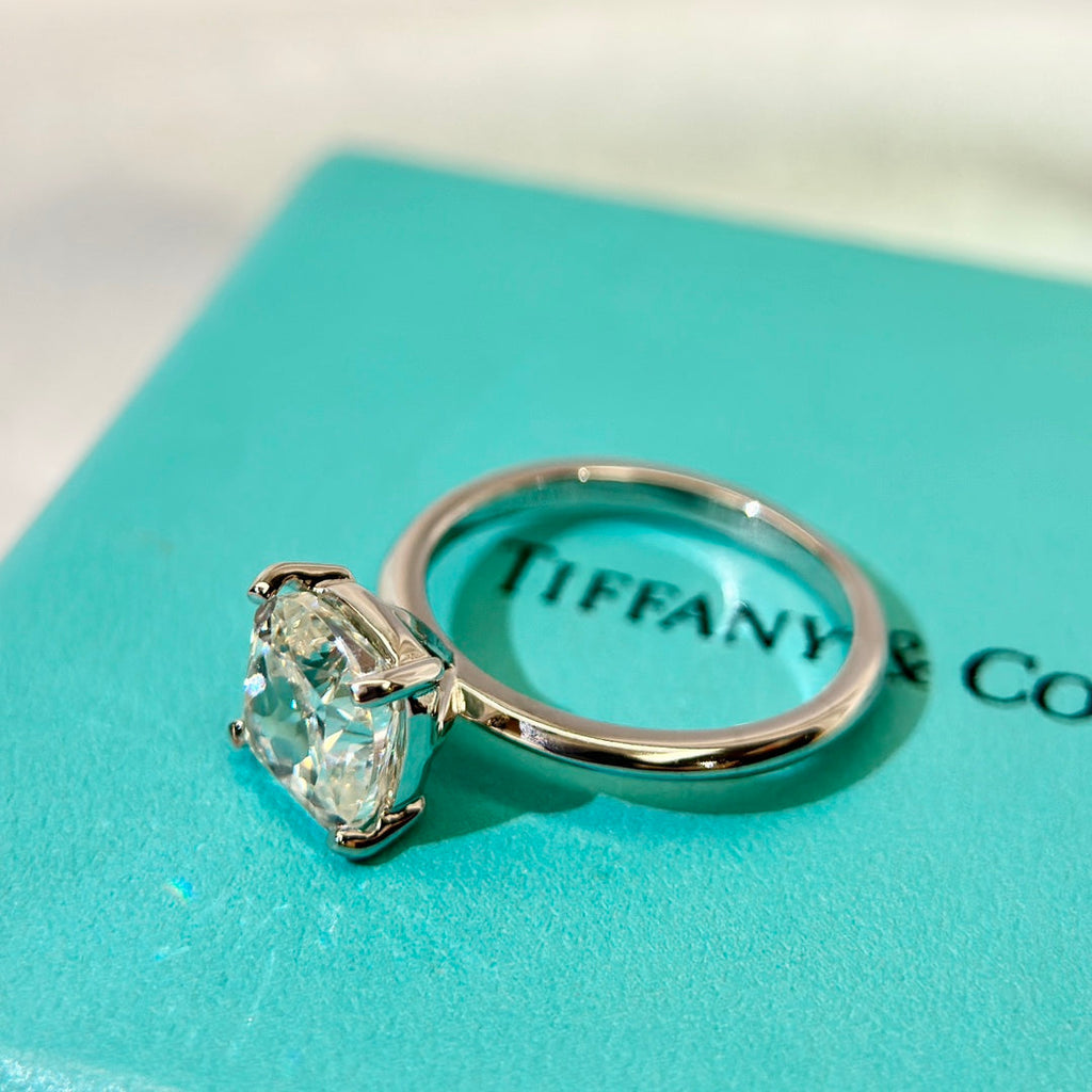 Tiffany True Engagement 18K Gold Ring product image 10, provided for visual reference and product detail review