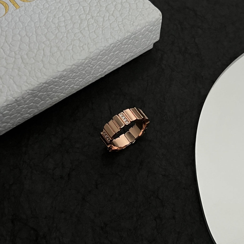 Dior Gem Diamond 18K Gold Ring product image 5, provided for visual reference and product detail review