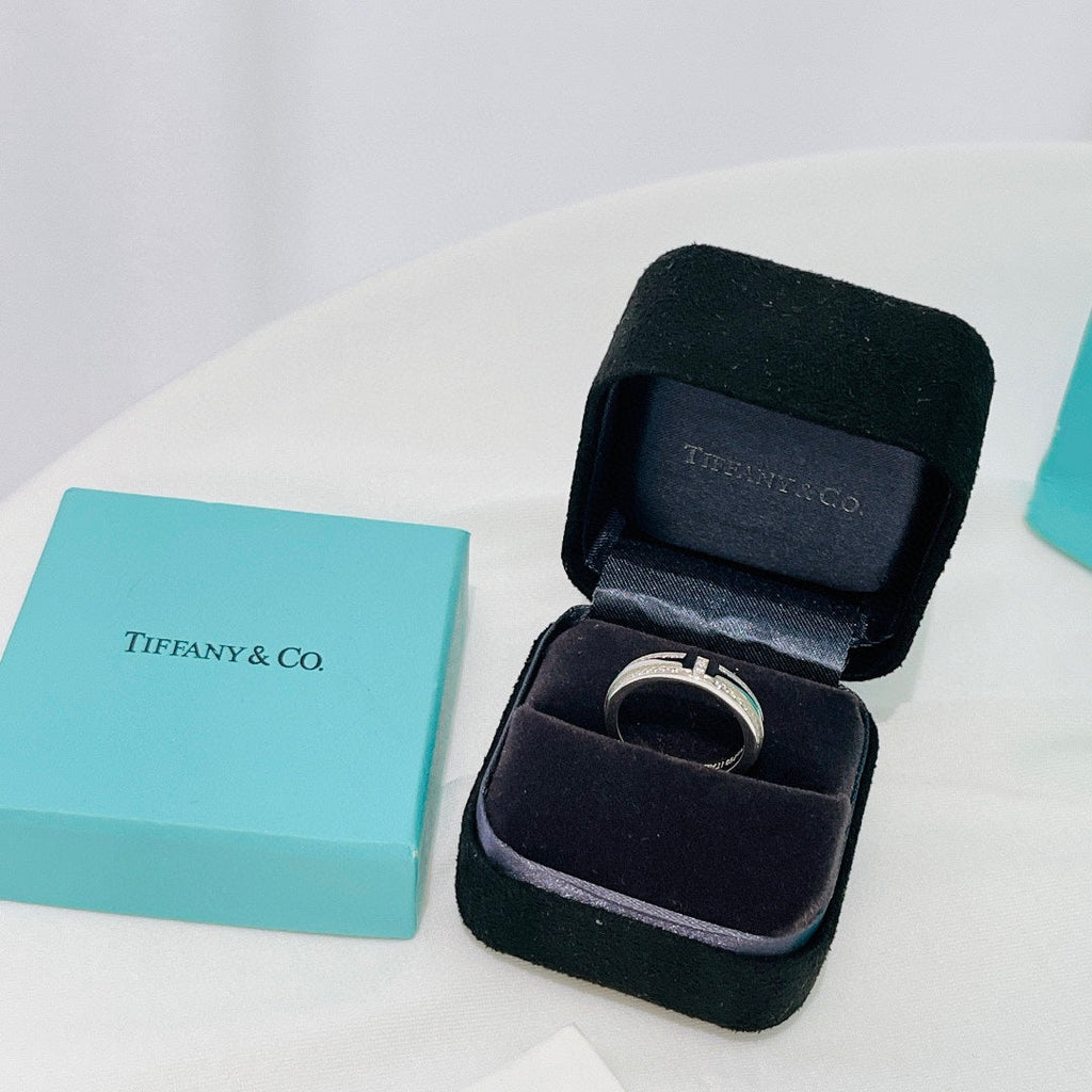 Tiffany Narrow Pave Diamond 18K Gold Ring product image 8, provided for visual reference and product detail review