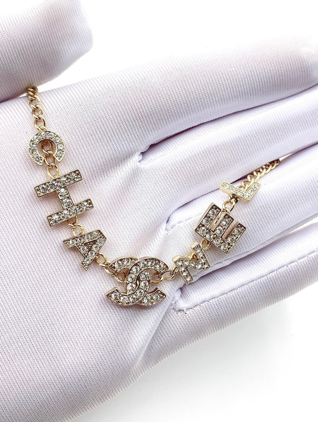 Chanel Script Diamonds 18K Gold Necklace product image 4, provided for visual reference and product detail review