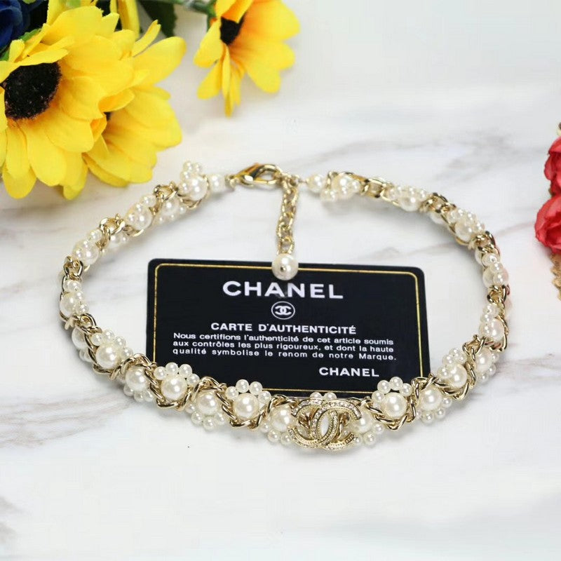 Chanel Pearl Braided 18K Gold Necklace product image 1, provided for visual reference and product detail review