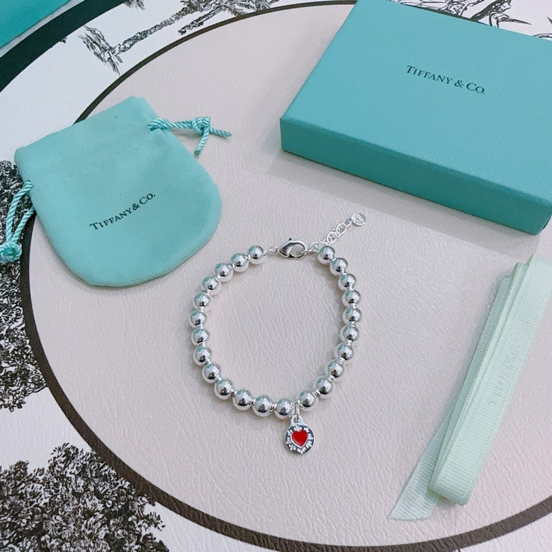 Tiffany Return to Red Heart Bead 18K Gold Bracelet product image 5, provided for visual reference and product detail review