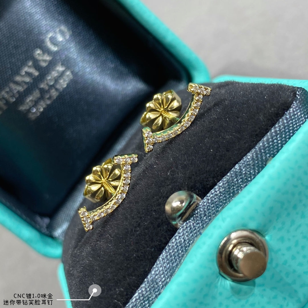 Tiffany Smile Diamonds 18K Gold Earrings product image 6, provided for visual reference and product detail review