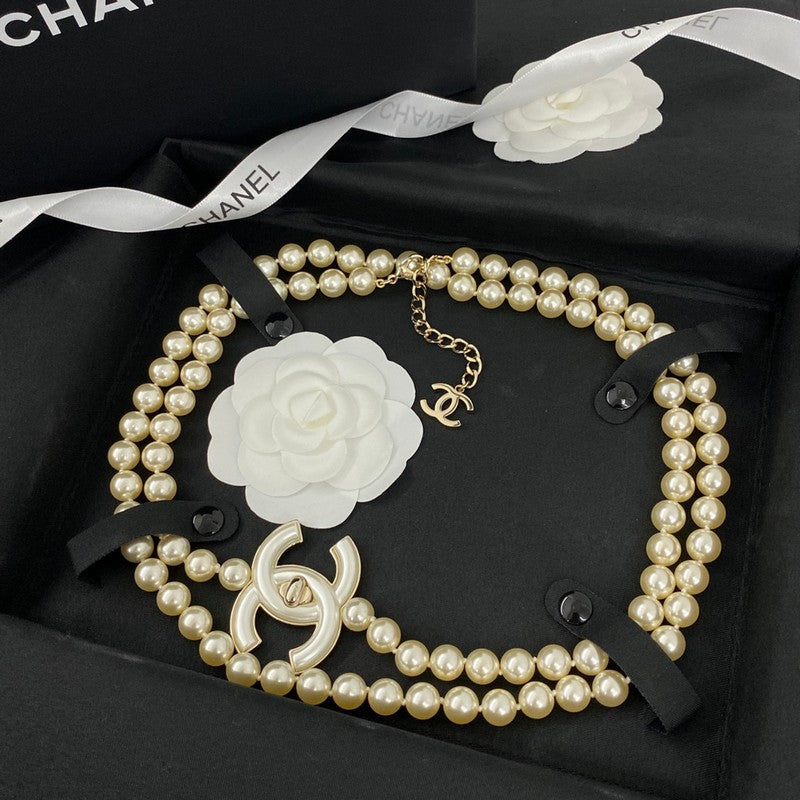 Chanel Pearl Chain 18K Gold Necklace product image 5, provided for visual reference and product detail review