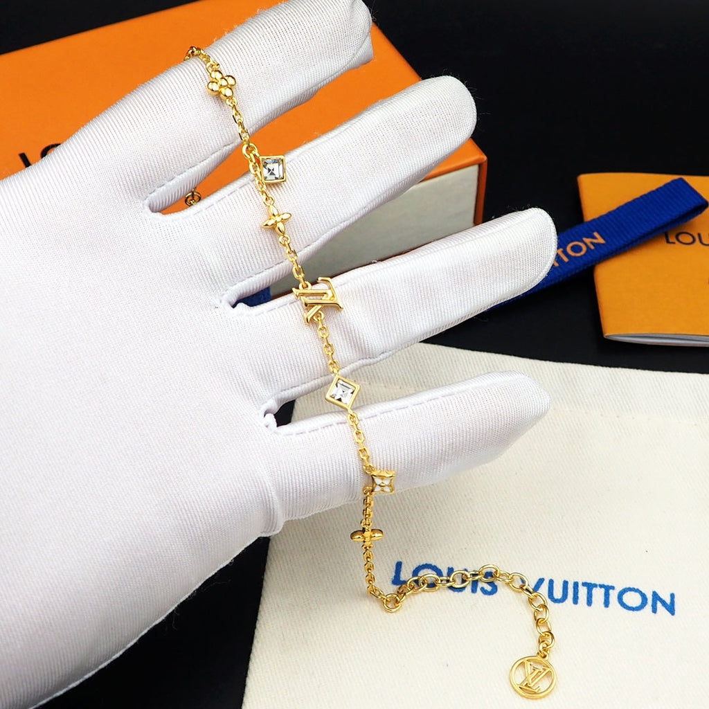 Louis Vuitton In The Sky 18K Gold Bracelet product image 4, provided for visual reference and product detail review