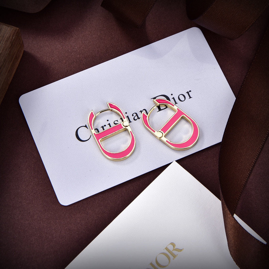Dior 30 Montaigne Rani Pink 18K Gold Earrings product image 9, provided for visual reference and product detail review