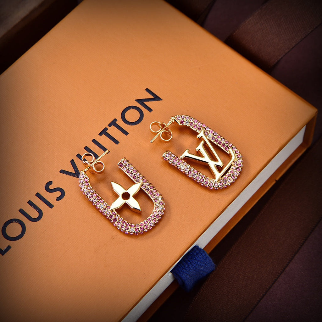 Louis Vuitton My Chain 18K Gold Earrings product image 5, provided for visual reference and product detail review