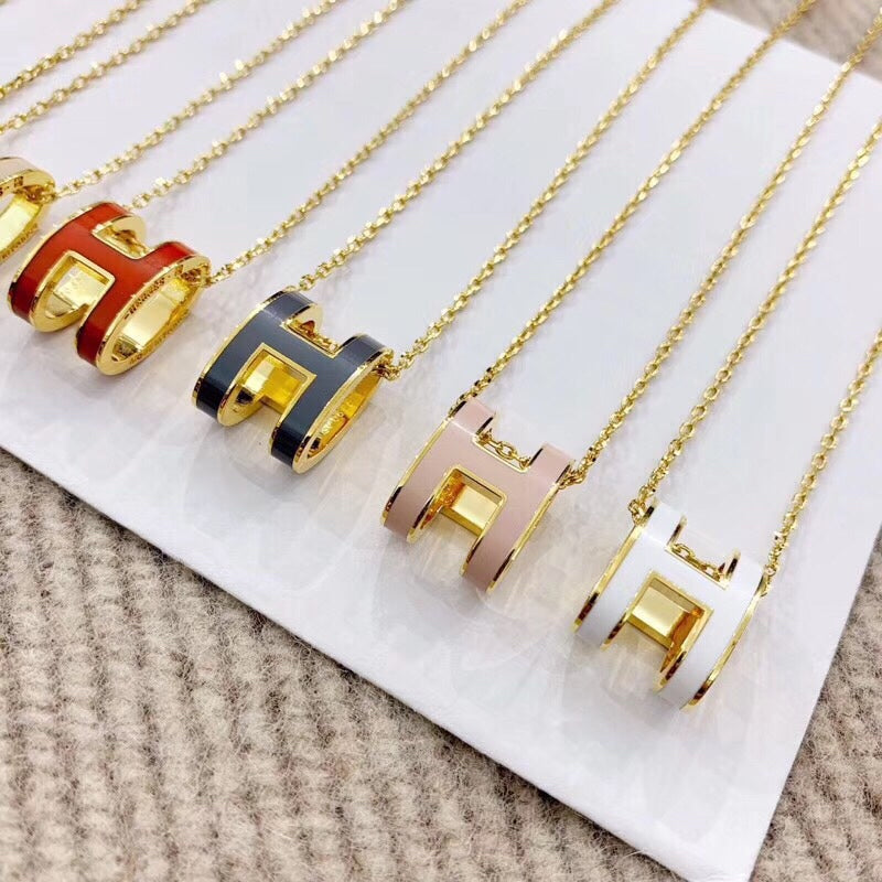 Hermes Mini Pop Pink 18K Gold Necklace product image 3, provided for visual reference and product detail review