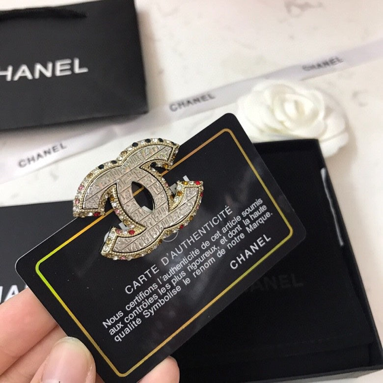 Chanel Diamonds 18K Gold Brooch product image 5, provided for visual reference and product detail review
