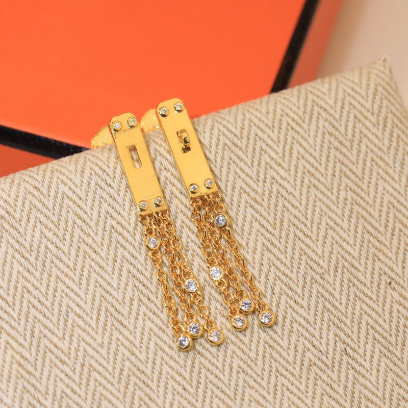 Hermes Diamond Kelly Gavroche 18K Gold Earrings product image 2, provided for visual reference and product detail review