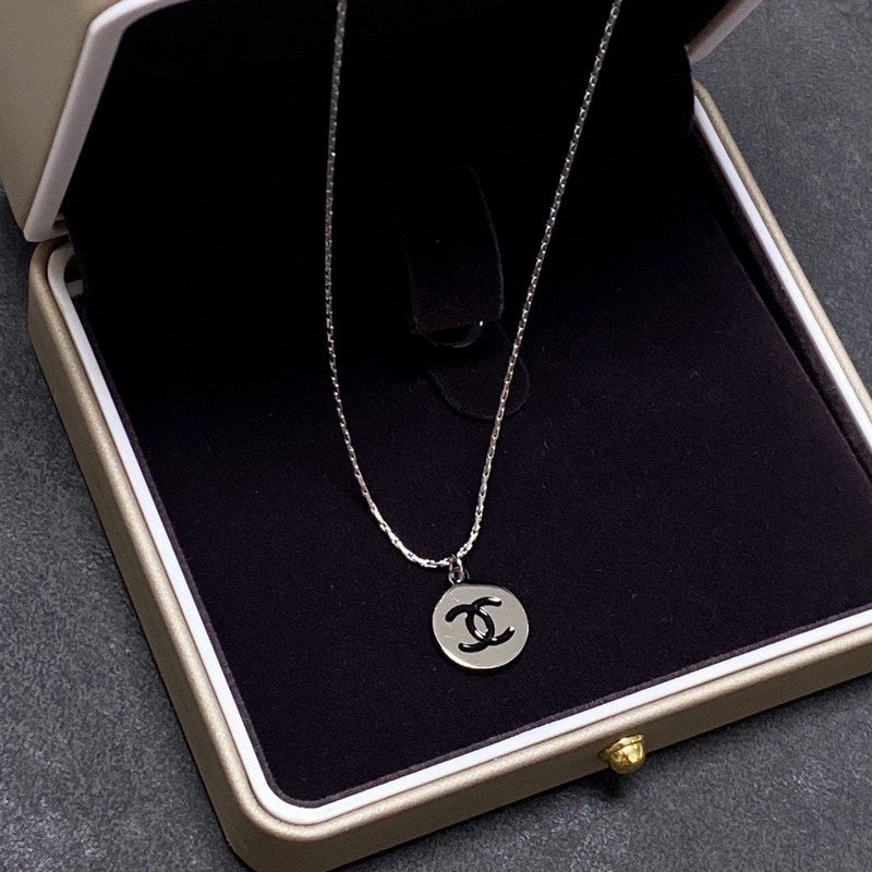 Chanel Round Logo 18K Gold Necklace product image 6, provided for visual reference and product detail review