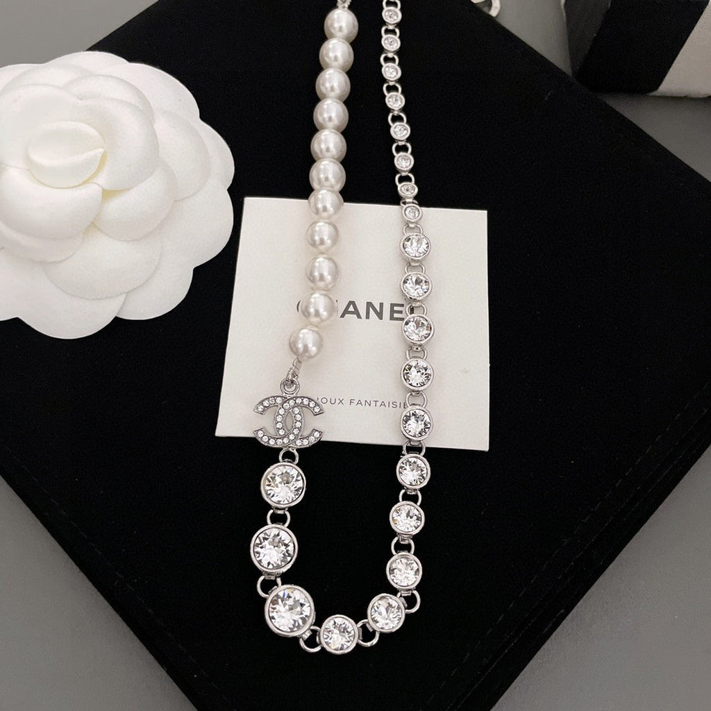 Chanel Pearls Crystals 18K Gold Necklace product image 5, provided for visual reference and product detail review