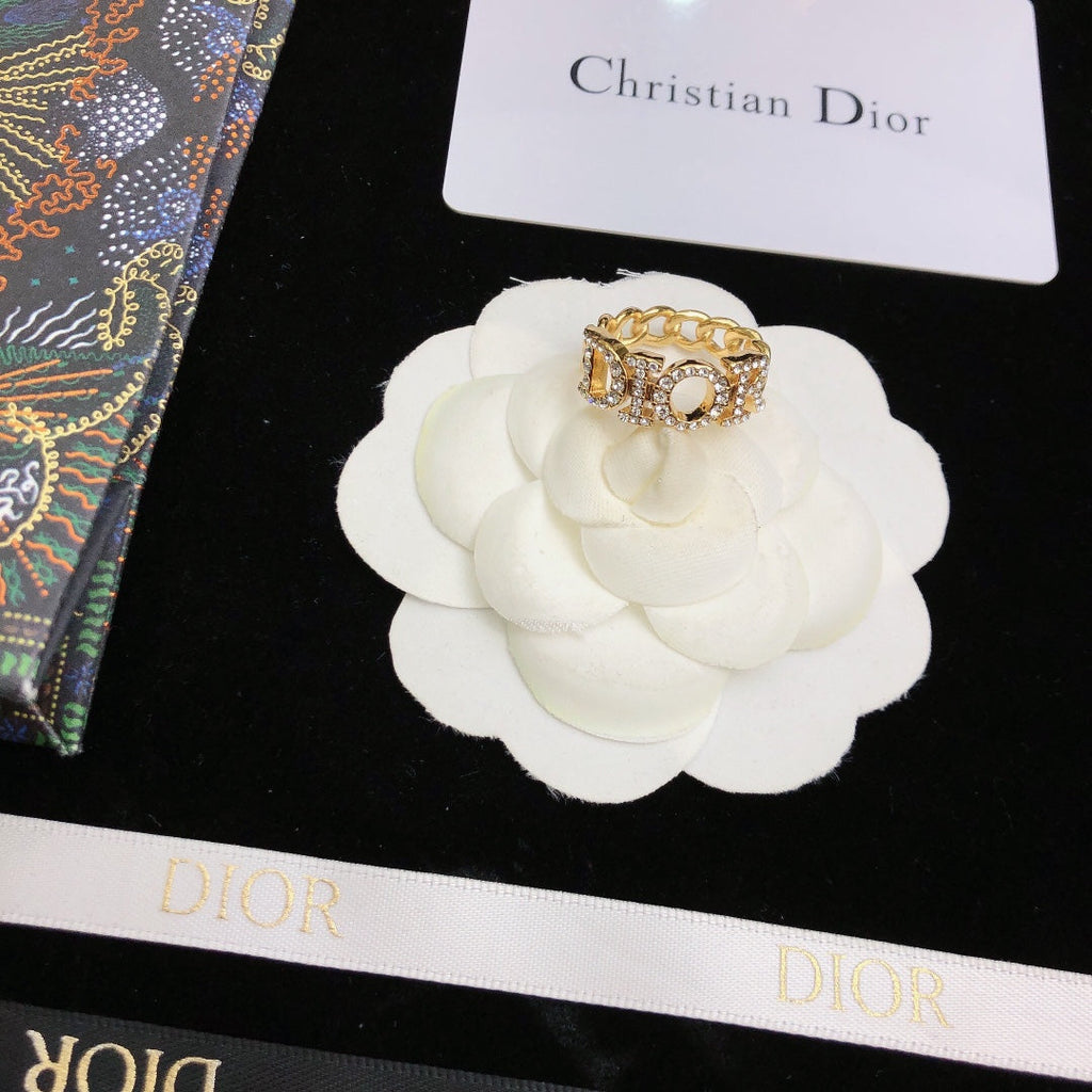 Dior Revolution Chain 18K Gold Ring product image 5, provided for visual reference and product detail review