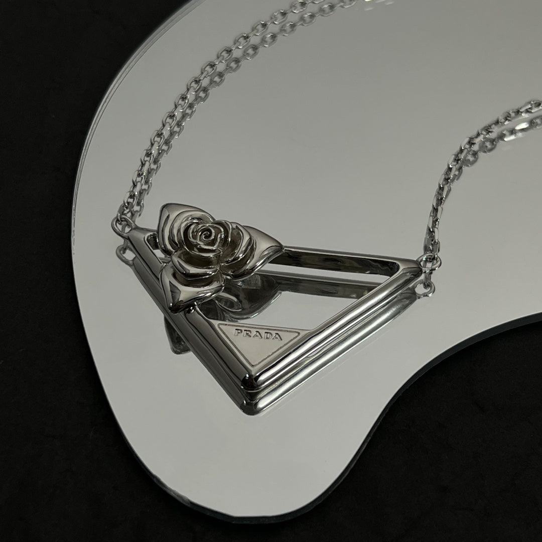 Victoire De Castellane 18K Gold Necklace product image 7, provided for visual reference and product detail review
