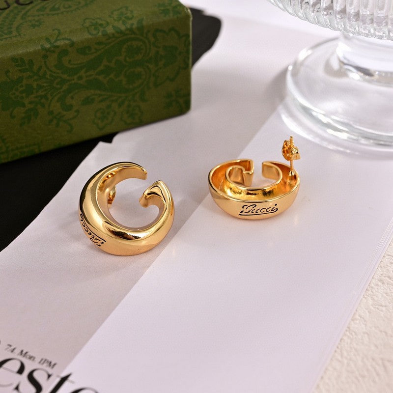 Gucci Double GucciLogo 18K Gold Earrings product image 5, provided for visual reference and product detail review