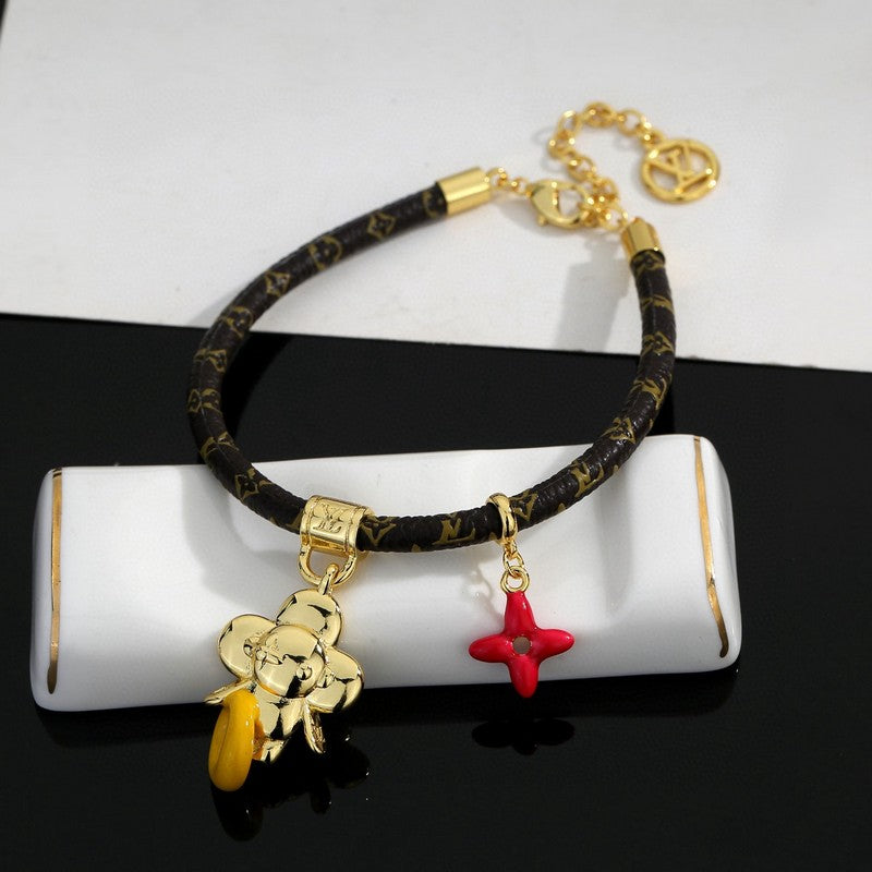 Louis Vuitton Circle 18K Gold Bracelet product image 5, provided for visual reference and product detail review