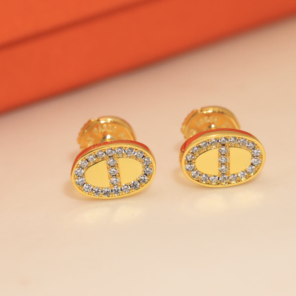 Hermes Mini Farandole Diamond 18K Gold Earrings product image 3, provided for visual reference and product detail review