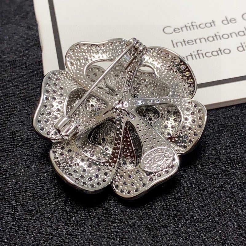 Chanel Full Diamond Camellia 18K Gold Brooch product image 6, provided for visual reference and product detail review