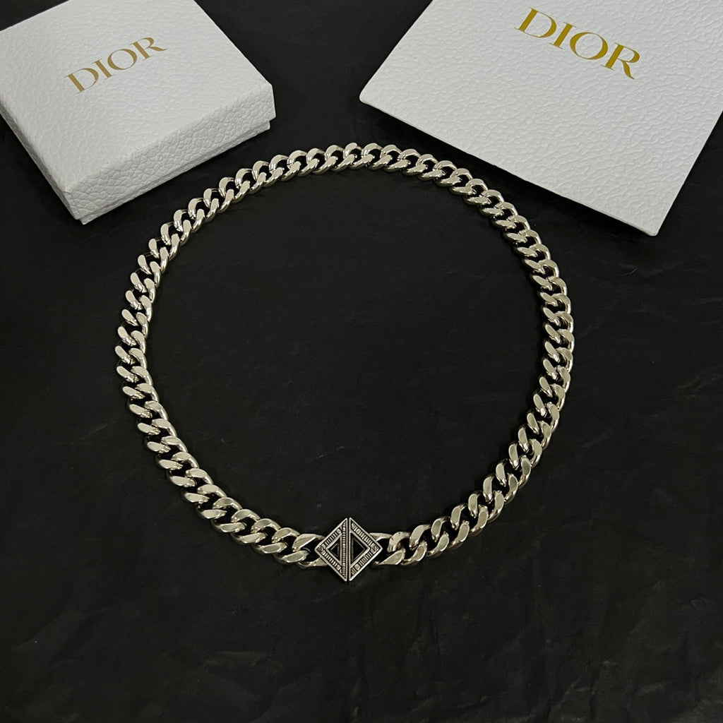 Dior Diamond Chain 18K Gold Necklace product image 2, provided for visual reference and product detail review